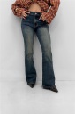 jeans modello zampa flared